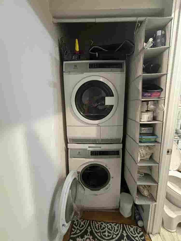 3rd roommate wanted!!