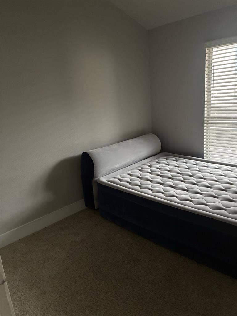 Room for rent..