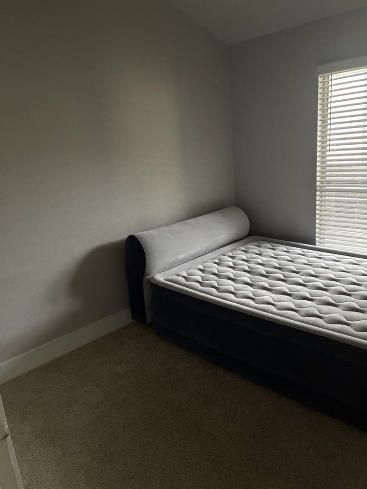 Room for rent..