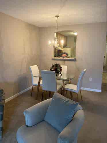 Beautiful townhouse with a room!