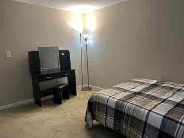 Beautiful townhouse with a room!