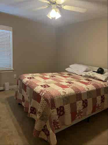 Beautiful townhouse with a room!