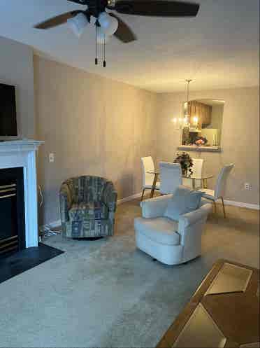 Beautiful townhouse with a room!