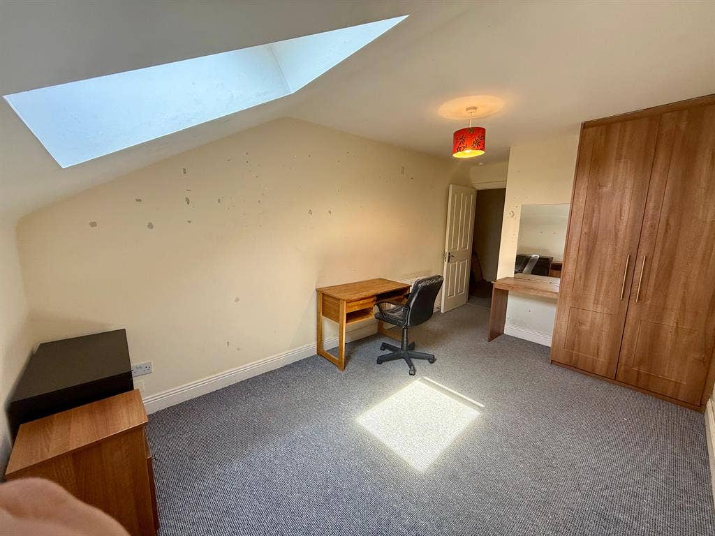 Male room
