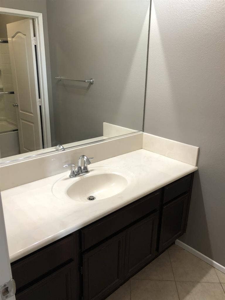 Female Roomie-Aug 1 MoveIn-Utl Incl