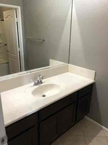 Female Roomie-Aug 1 MoveIn-Utl Incl
