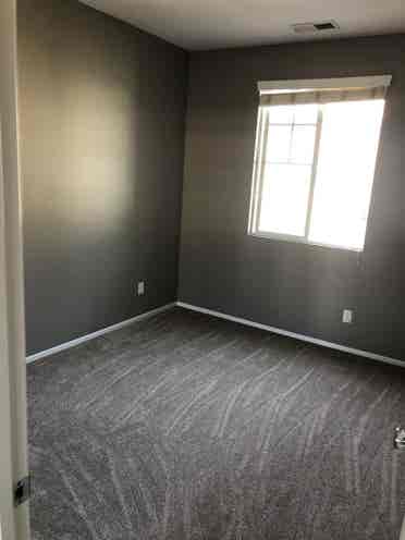 Female Roomie-Aug 1 MoveIn-Utl Incl