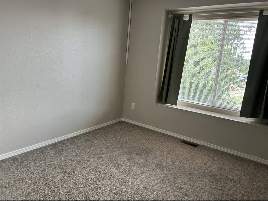 Large home for wonderful people!