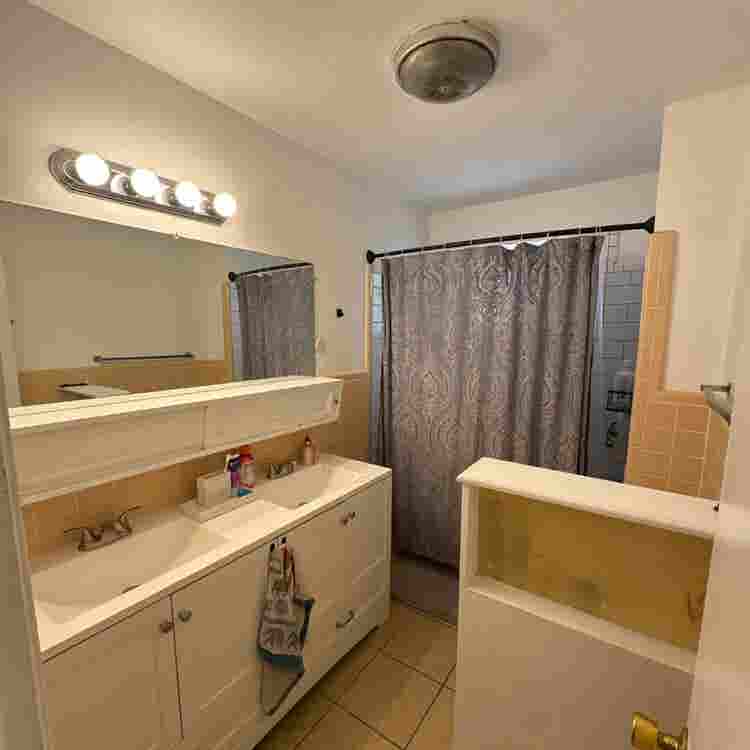 Spare room NE Albuquerque