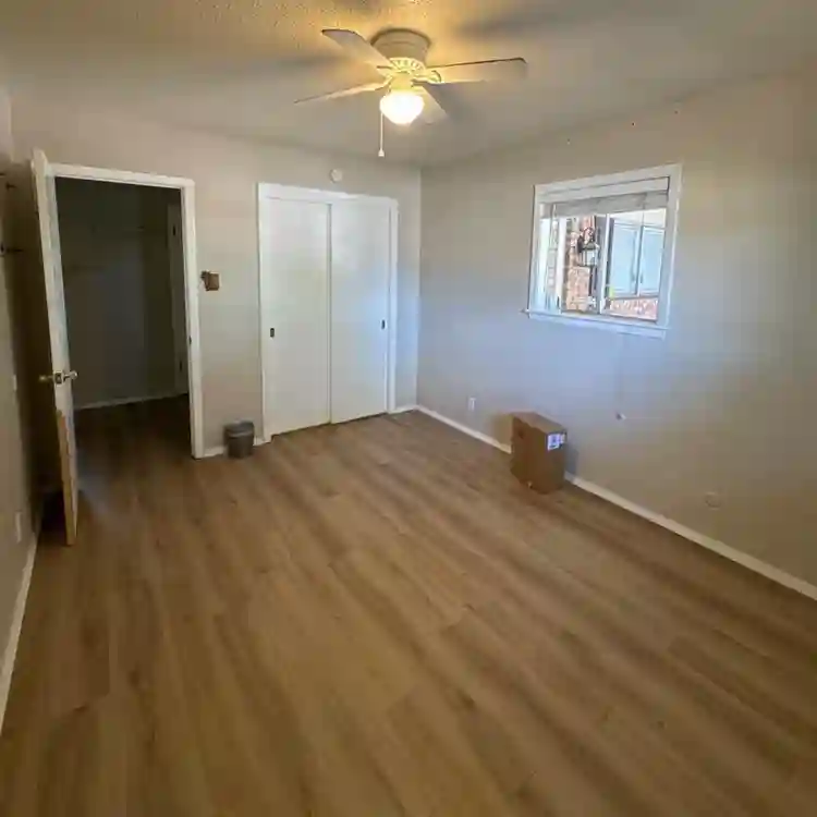 Spare room NE Albuquerque