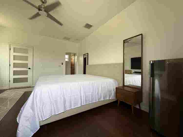Newly Renovated Master In Avalon