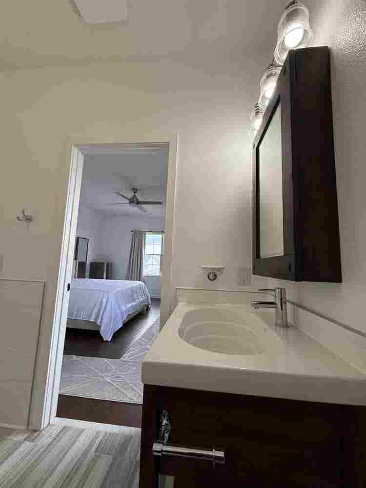 Newly Renovated Master In Avalon