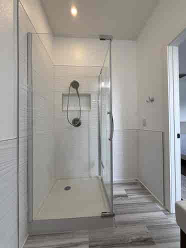 Newly Renovated Master In Avalon