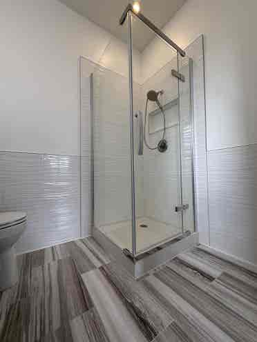 Newly Renovated Master In Avalon