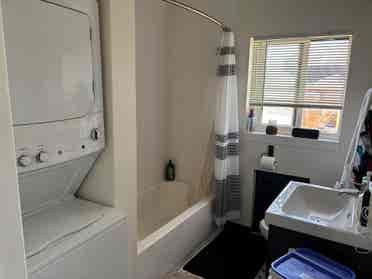 1 roommate, 3 bedroom townhouse