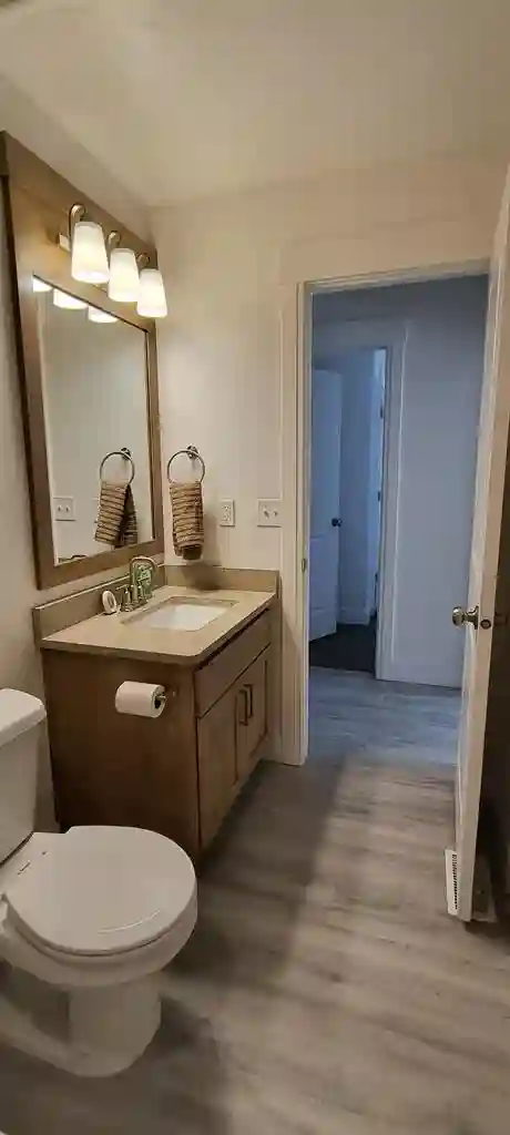 Cozy private room w/ street parking