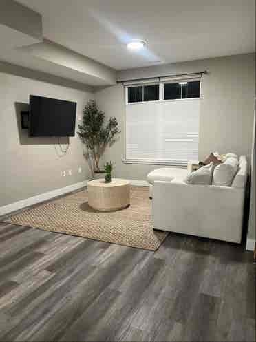 Female roommate- 1 bedroom