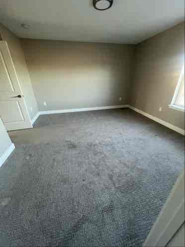 Female roommate- 1 bedroom