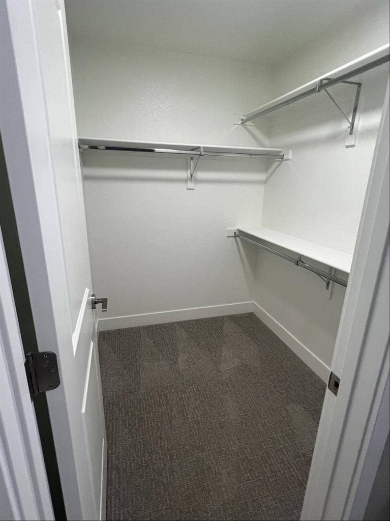 Female roommate- 1 bedroom
