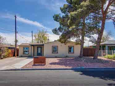 ROOM FOR RENT IN ART DISTRICT