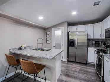 ROOM FOR RENT IN ART DISTRICT