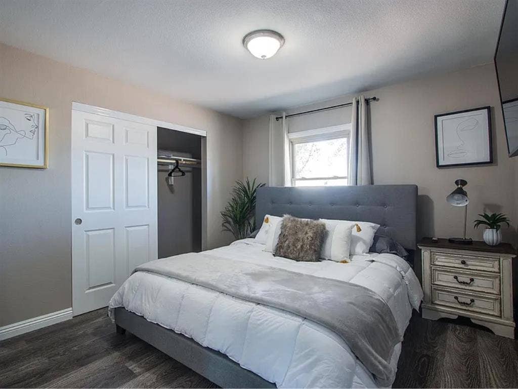 ROOM FOR RENT IN ART DISTRICT