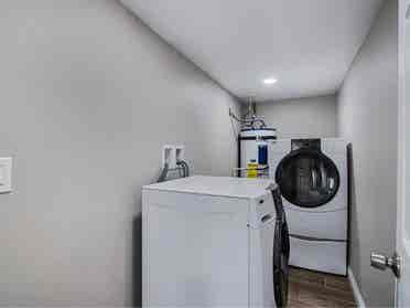ROOM FOR RENT IN ART DISTRICT