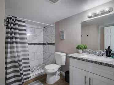 ROOM FOR RENT IN ART DISTRICT