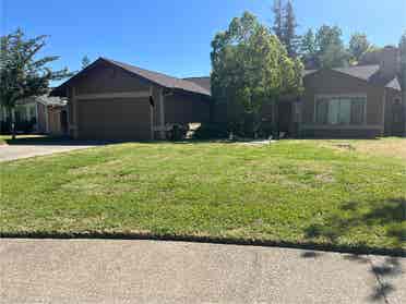 Rooms for rent Available August 1