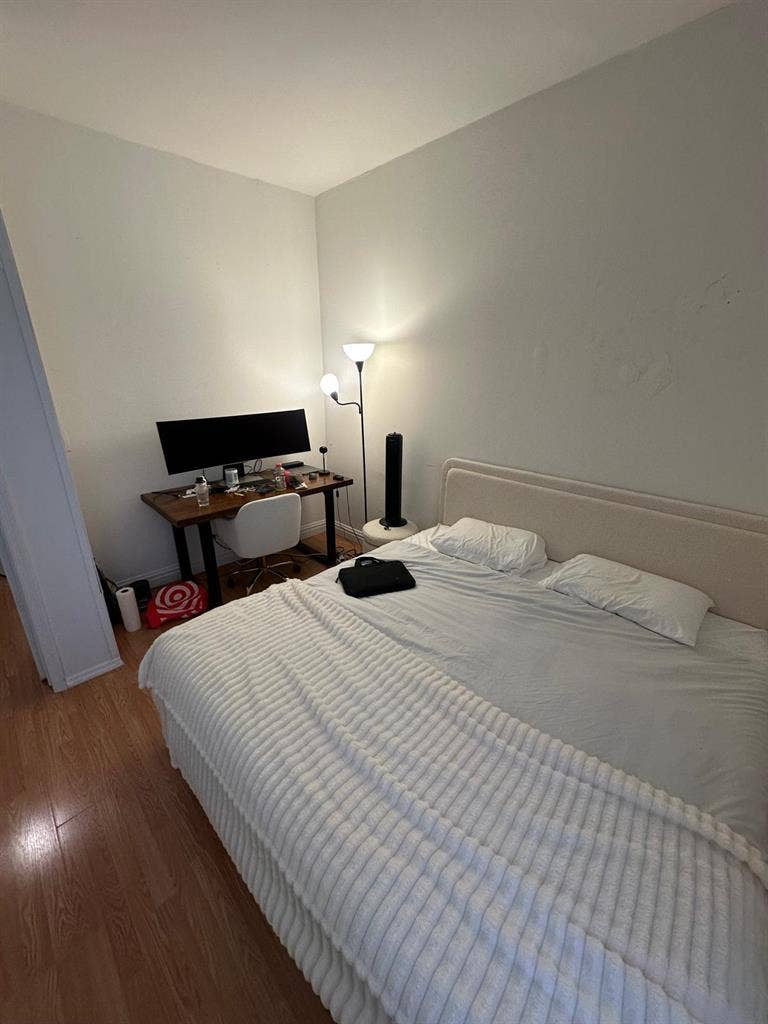 ✨Clean Spacious Room Midtown South✨