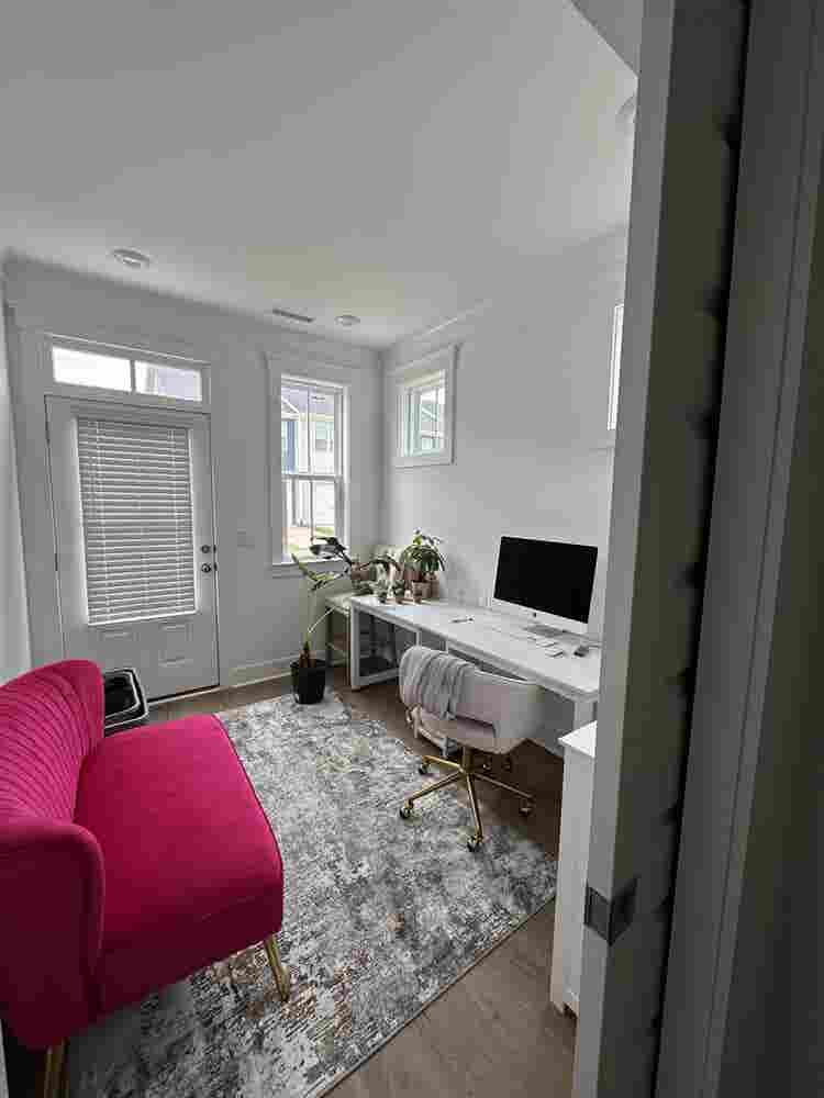 Modern Townhome Roommate Friendly!