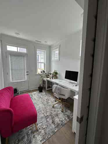 Modern Townhome Roommate Friendly!