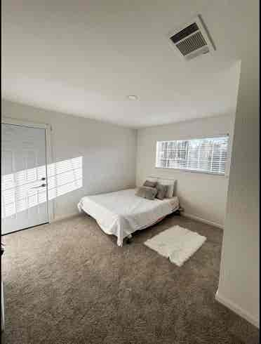 Room for rent with price bathroom