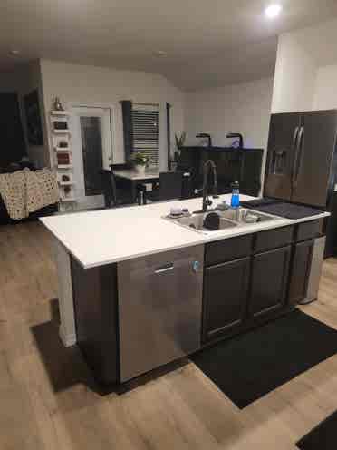 Looking for a roommate 🤗