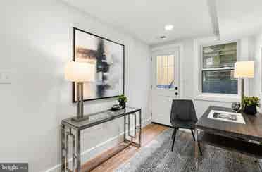 Modern & spacious basement apart