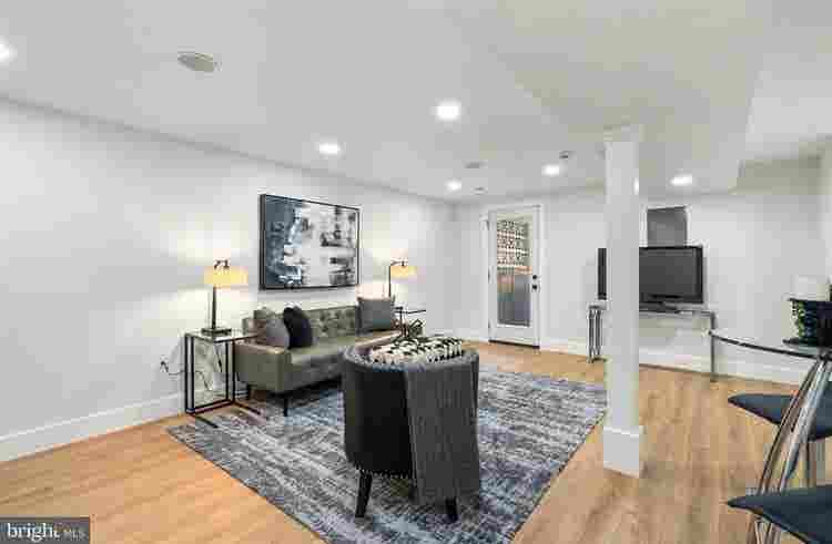 Modern & spacious basement apart