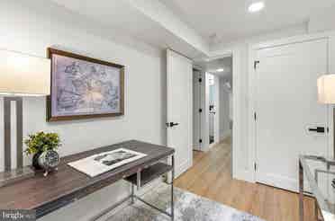 Modern & spacious basement apart