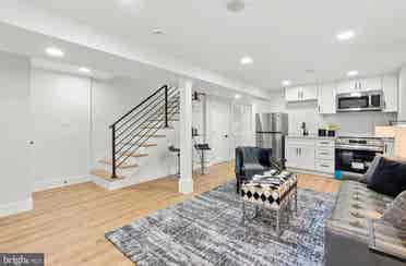 Modern & spacious basement apart