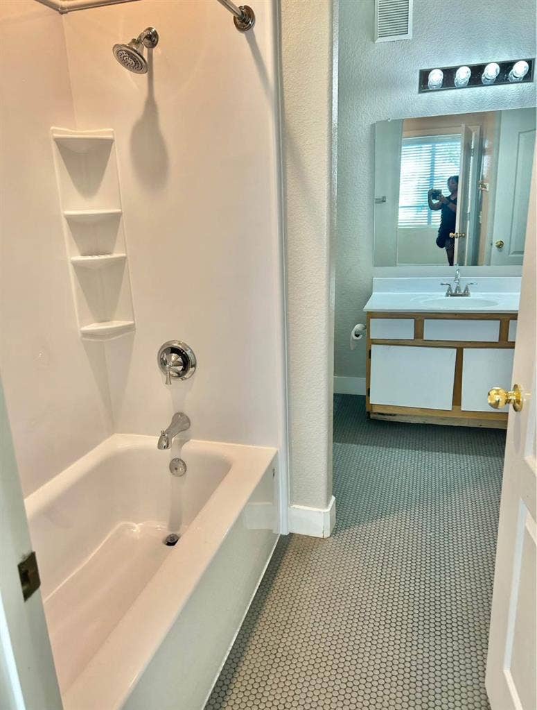 Room for rent in North Phoenix