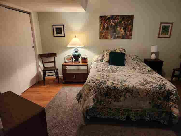 Beautiful large room in Pikesville