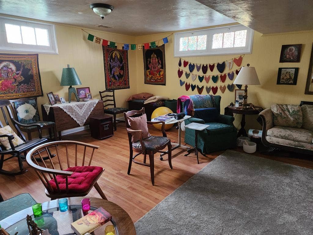 Beautiful large room in Pikesville