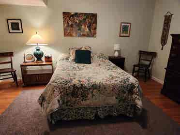 Beautiful large room in Pikesville