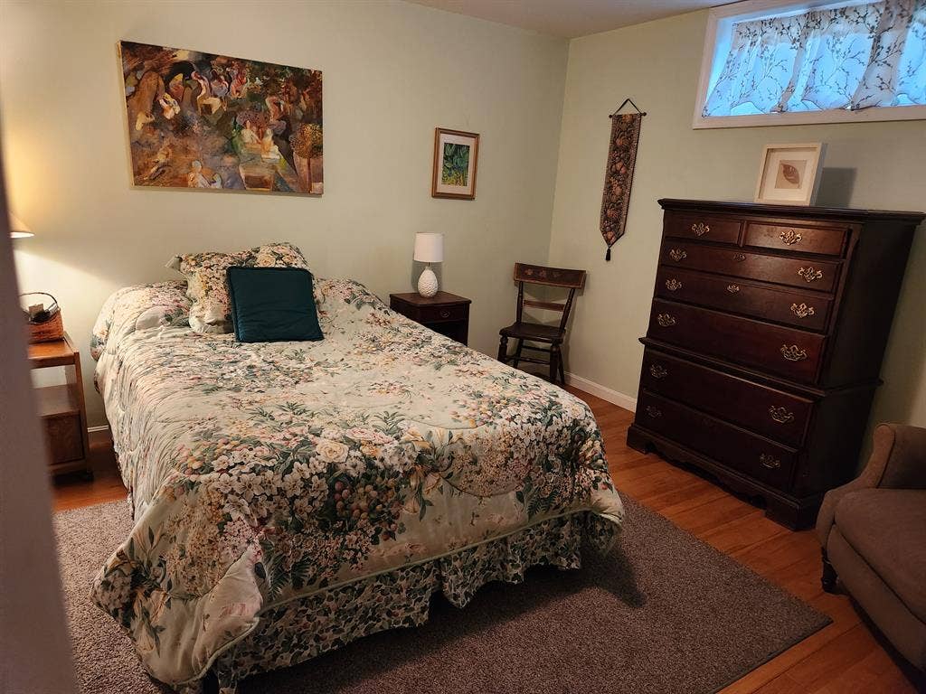 Beautiful large room in Pikesville