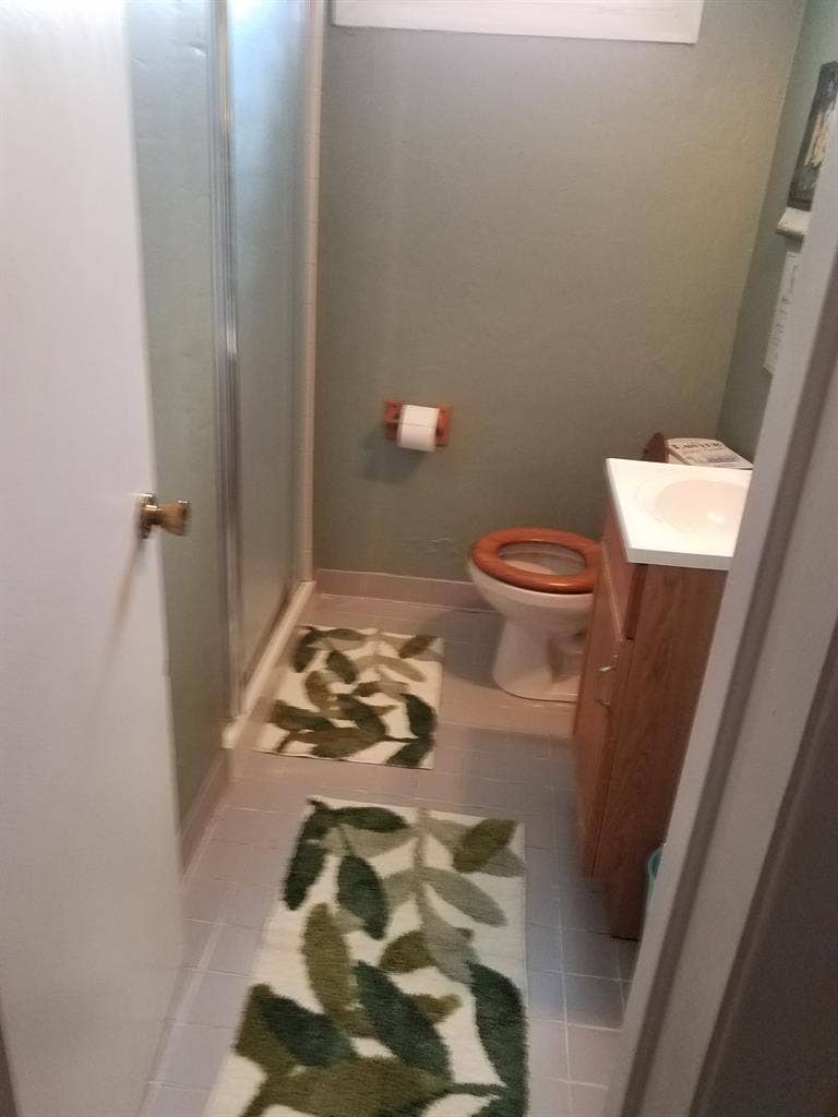 Beautiful large room in Pikesville