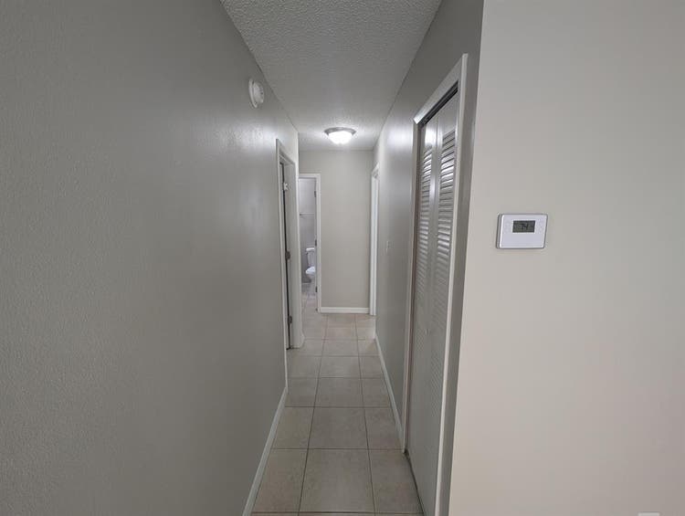Room for rent Valencia East Campus