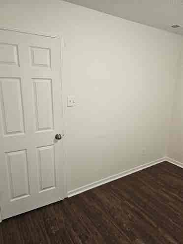 ISO Female Roommate