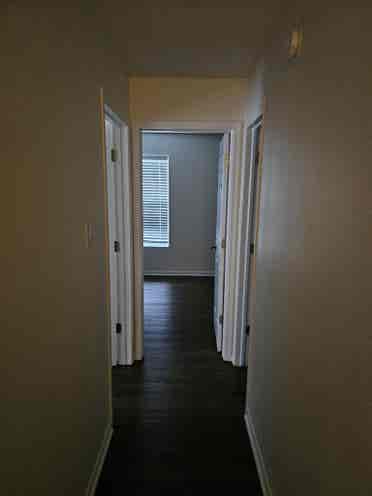 ISO Female Roommate