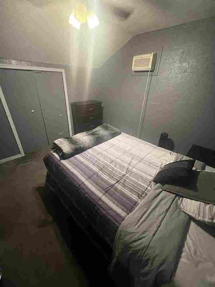 Private upstairs room & bath