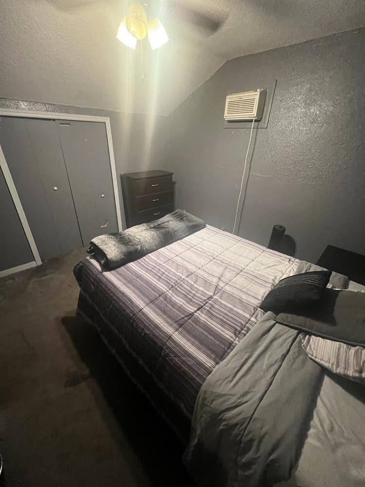 Private upstairs room & bath