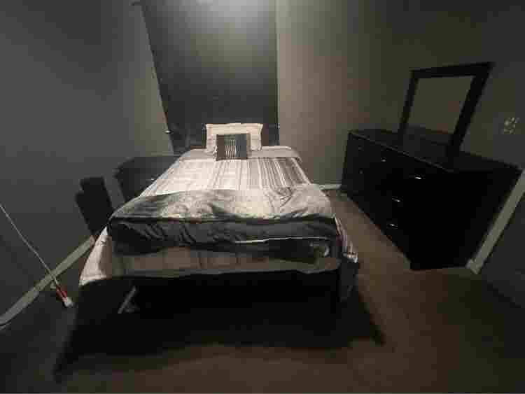 Private upstairs room & bath